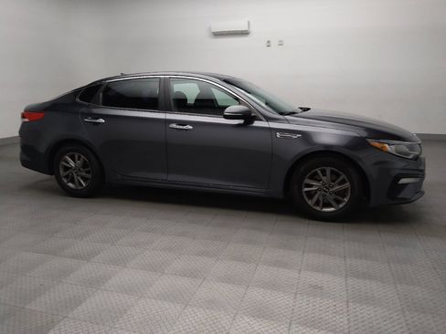 Used 2020 Kia Optima LX image 11