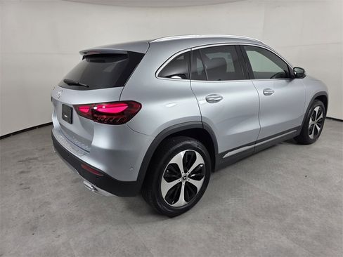 Certified 2025 Mercedes-Benz GLA 250 image 4