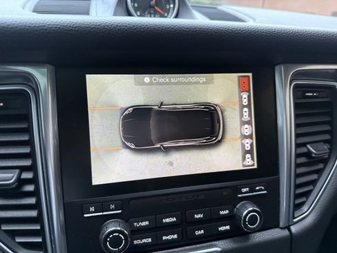 Used 2017 Porsche Macan S image 22