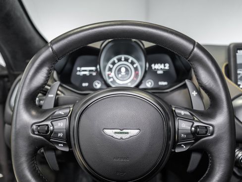 Used 2019 Aston Martin V8 Vantage Coupe image 10