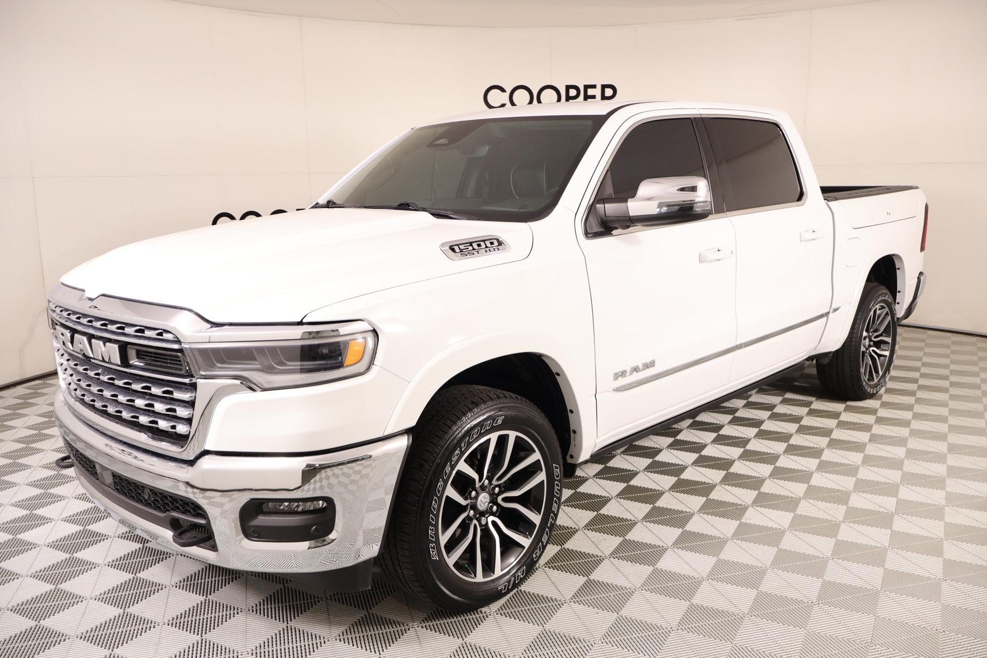 Used 2025 RAM 1500 Limited AWD/4WD image 11