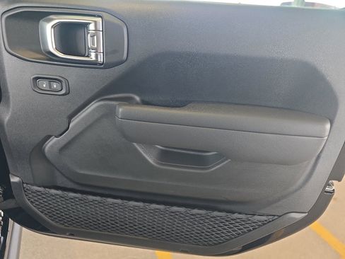 New 2025 Jeep Wrangler Unlimited Rubicon w/ Steel Bumper Group image 22