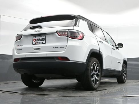 Used 2025 Jeep Compass Limited AWD/4WD image 39