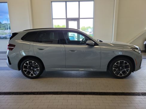 Used 2025 BMW X3 xDrive30i w/ Premium Package AWD/4WD image 4
