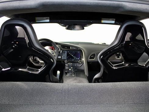 Used 2018 Chevrolet Corvette Z06 w/ Carbon 65 Edition image 27