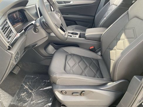 New 2026 Volkswagen Atlas Cross Sport SE FWD image 15