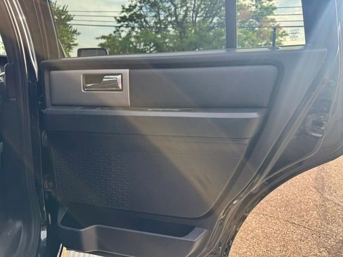 Used 2016 Ford Expedition Limited w/ Equipment Group 301A AWD/4WD image 36