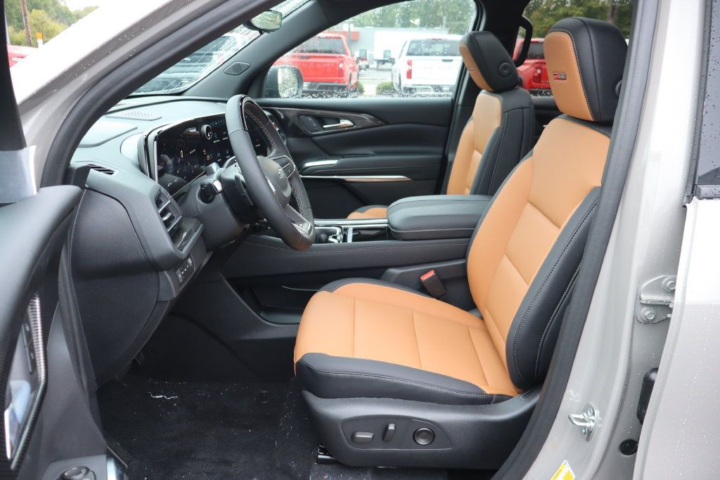 New 2027 Chevrolet Traverse Z71 w/ Enhanced Driving Package AWD/4WD image 5