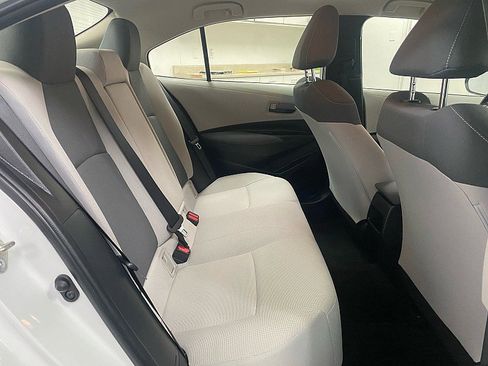 Used 2022 Toyota Corolla LE image 13