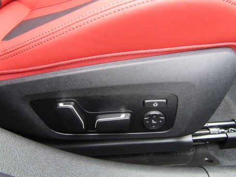 Used 2025 BMW M3 w/ M Carbon Exterior Package RWD image 57