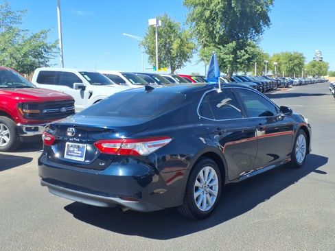 Used 2019 Toyota Camry LE FWD image 4