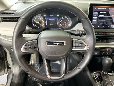 Used 2022 Jeep Compass Limited AWD/4WD image 11
