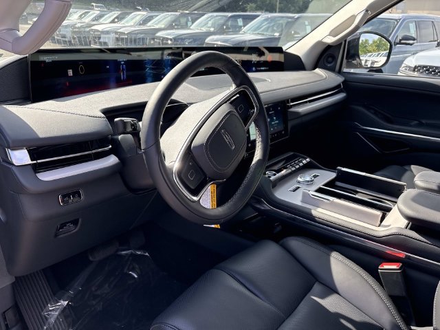 New 2026 Lincoln Navigator Premiere AWD/4WD image 24