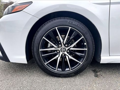 Used 2022 Toyota Camry SE w/ Carpet Mat Package (TMS) image 7