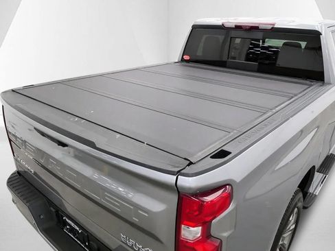 Used 2023 Chevrolet Silverado 1500 High Country w/ Technology Package AWD/4WD image 37