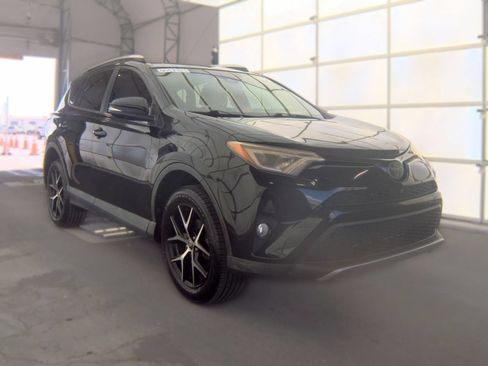 Used 2016 Toyota RAV4 SE w/ Advanced Technology Package FWD image 4