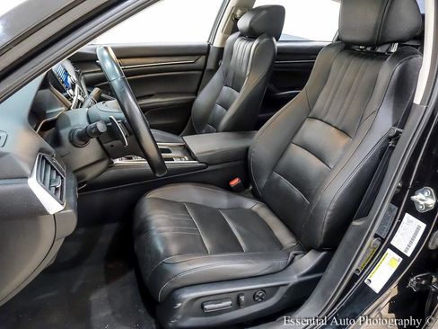 Used 2020 Honda Accord Touring image 13
