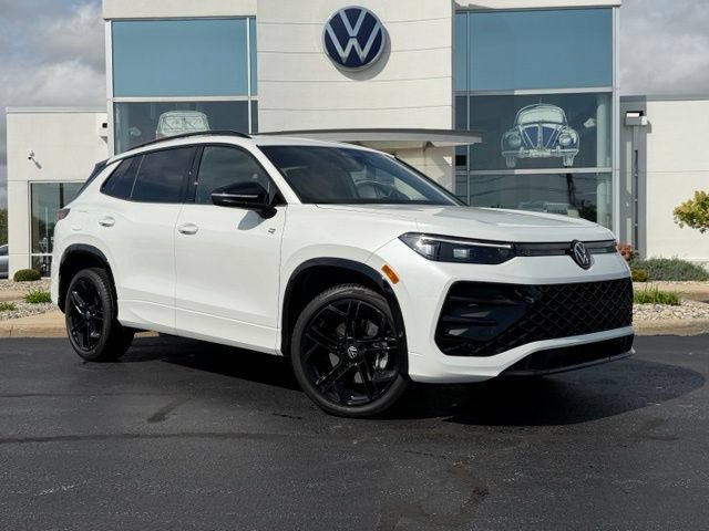 Certified 2026 Volkswagen Tiguan SE R-Line AWD/4WD image 1