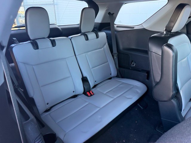 Used 2021 Ford Explorer XLT w/ Equipment Group 202A AWD/4WD image 16