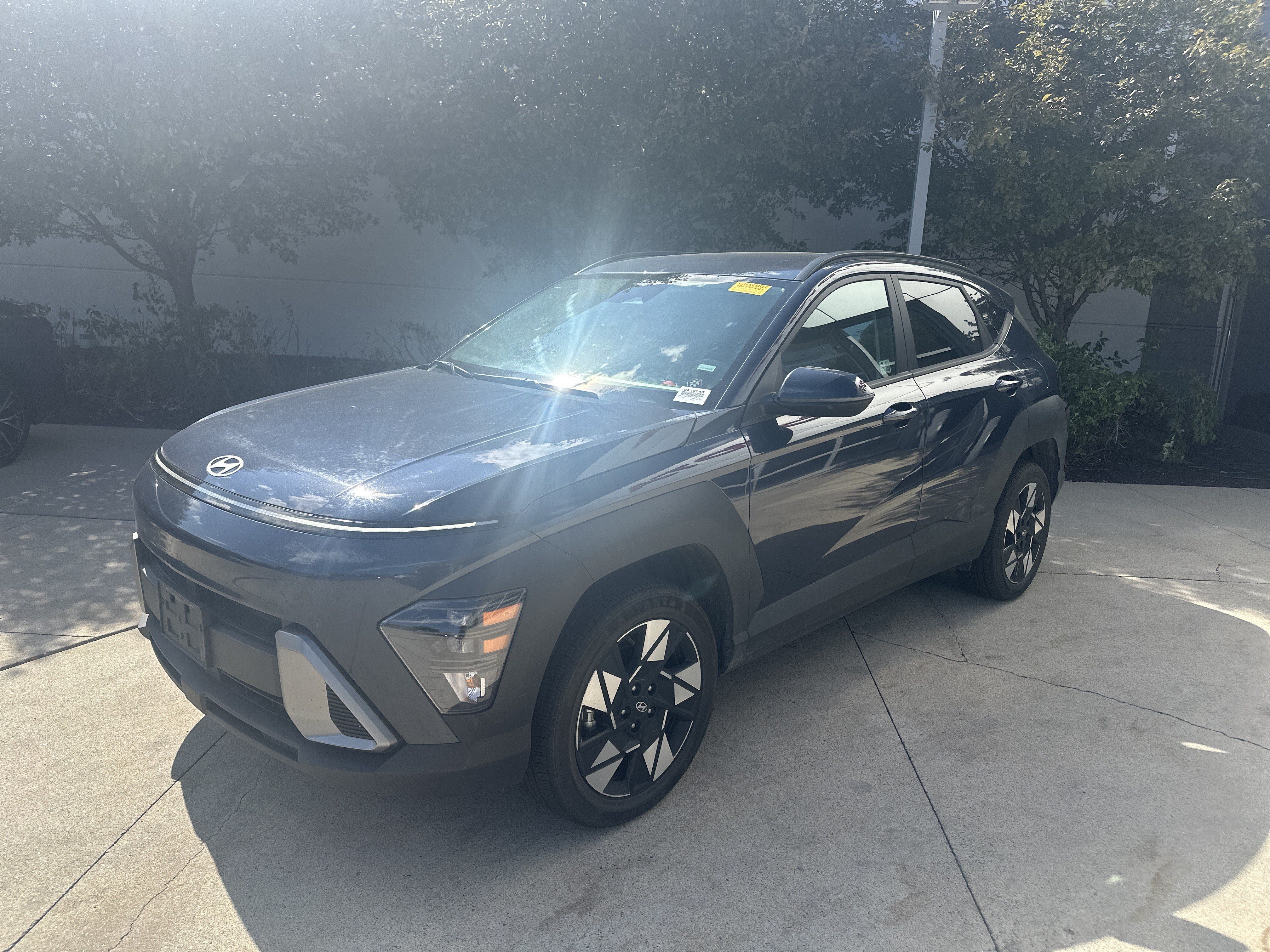 Used 2024 Hyundai Kona SEL AWD/4WD image 3