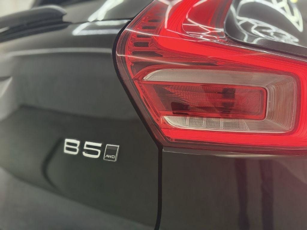 Used 2023 Volvo XC40 B5 Plus AWD/4WD image 39