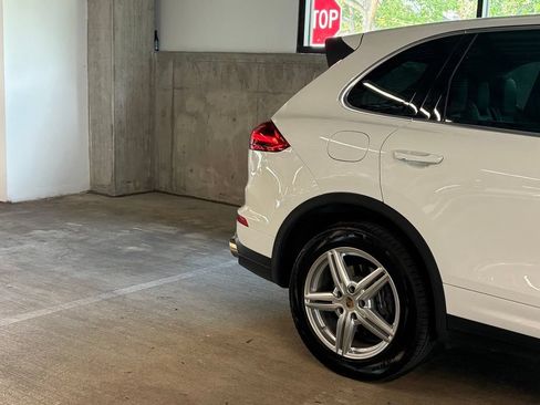 Used 2015 Porsche Cayenne Diesel AWD/4WD image 8
