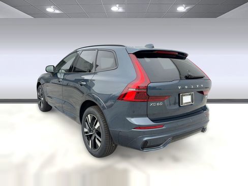 New 2026 Volvo XC60 B5 Plus w/ Climate Package image 3