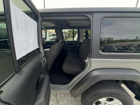 Used 2022 Jeep Wrangler Unlimited Sport AWD/4WD image 21