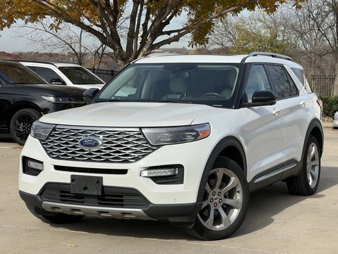 Used 2020 Ford Explorer Platinum w/ Premium Technology Package image 18