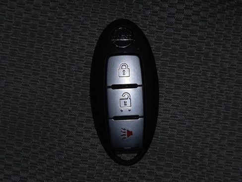 Used 2020 Nissan Rogue Sport SV FWD image 32