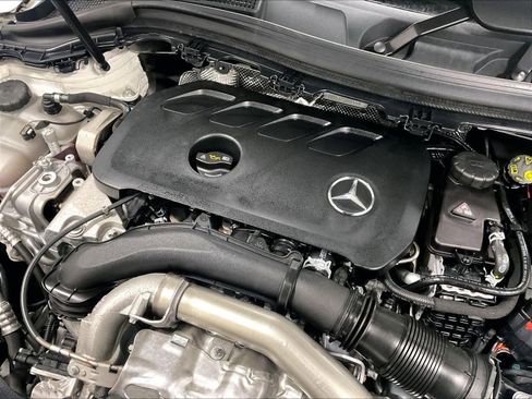 Used 2025 Mercedes-Benz GLA 250 4MATIC image 35