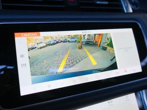 Used 2018 Land Rover Range Rover Sport HSE AWD/4WD image 18