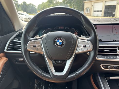 Used 2022 BMW X7 xDrive40i w/ Premium Package AWD/4WD image 3