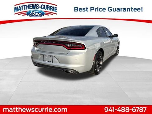 Used 2020 Dodge Charger SXT image 4