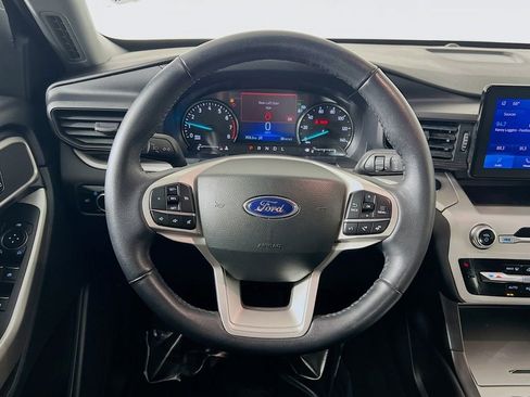 Used 2023 Ford Explorer XLT w/ Class IV Trailer Tow Package image 11