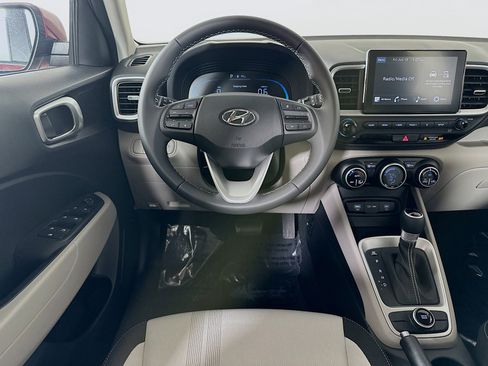 New 2025 Hyundai Venue SEL image 21