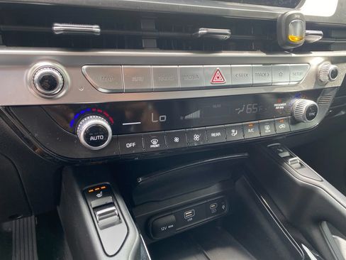 Used 2023 Kia Telluride S w/ S Sunroof Package AWD/4WD image 16