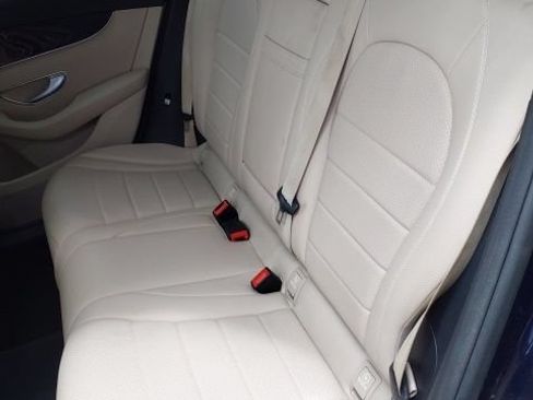 Used 2017 Mercedes-Benz GLC 300 4MATIC image 7