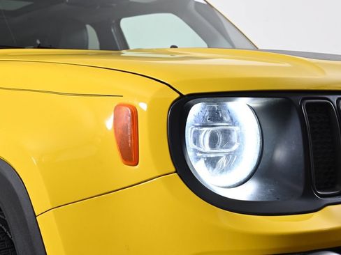 Used 2019 Jeep Renegade Trailhawk AWD/4WD image 10