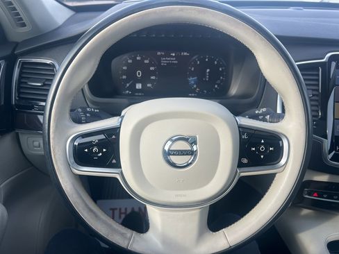 Used 2017 Volvo XC90 T6 Momentum w/ Vision Package image 10