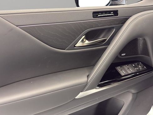 New 2025 Lexus LX 700h Luxury image 9