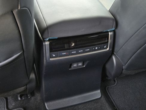 Used 2024 Lexus GX 550 w/ Cold Area Package AWD/4WD image 30