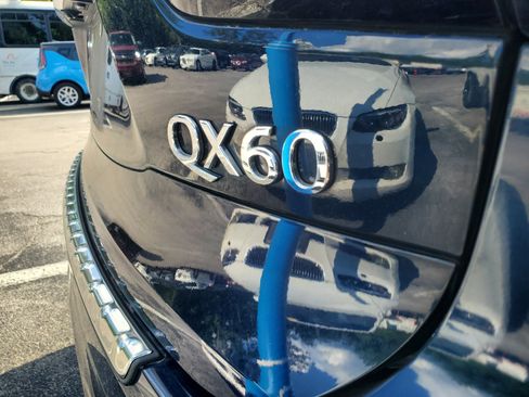 Used 2019 INFINITI QX60 Luxe w/ Sensory Package FWD image 6