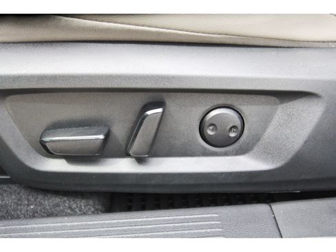 Used 2024 Nissan Rogue SL FWD image 29