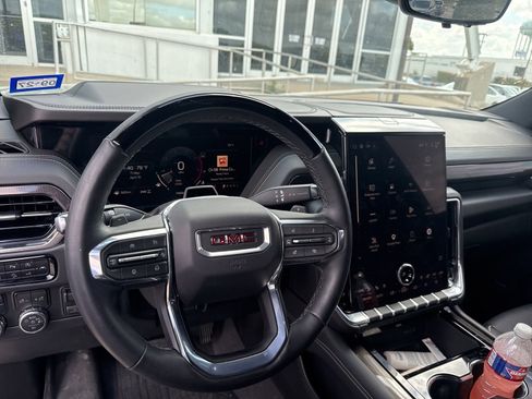 Used 2025 GMC Yukon Elevation w/ Elevation Premium Package image 18