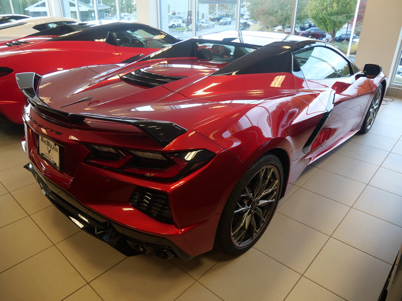 Used 2024 Chevrolet Corvette Stingray Preferred Conv w/ Z51 Performance Package RWD image 4