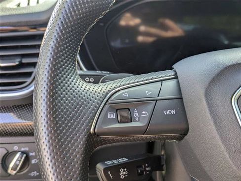 Used 2023 Audi SQ5 Prestige image 11