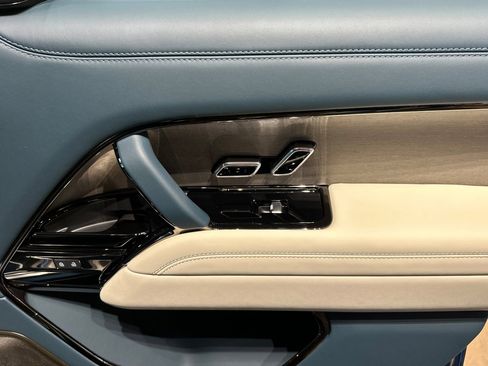 New 2025 Land Rover Range Rover SV image 19