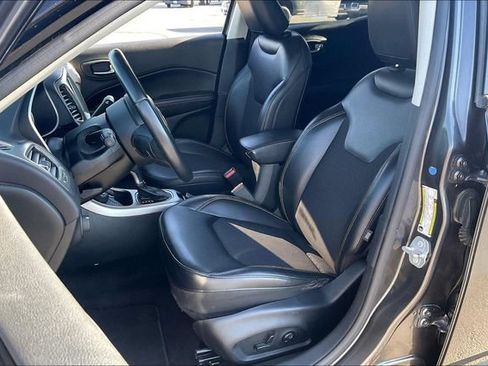 Used 2018 Jeep Compass Latitude w/ Popular Equipment Group AWD/4WD image 27