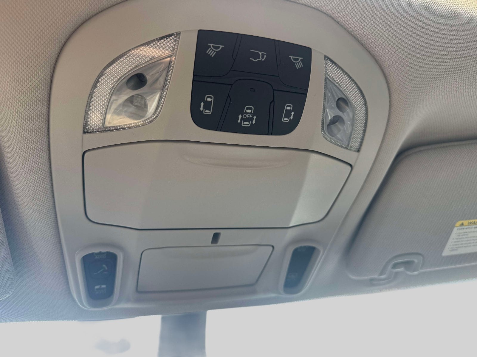 Used 2020 Chrysler Pacifica Touring-L w/ Advanced Safetytec Group FWD image 29
